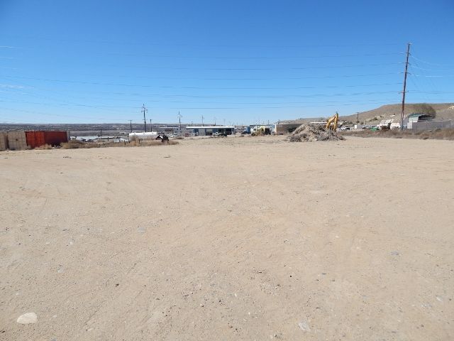 5734 US 64, Farmington, NM 87401